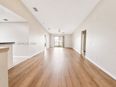 BRIGHT, MODERN & MOVE-IN READY CORNER UNIT IN JAMESON PLACE! - photo 9