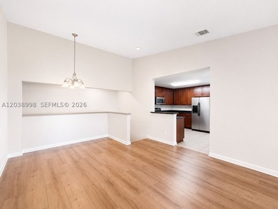 BRIGHT, MODERN & MOVE-IN READY CORNER UNIT IN JAMESON PLACE! - photo 10