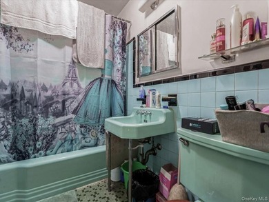 Large Brick 2-family in Pelham Bay. 2BR/1BA over 2BR/1BA over - photo 11