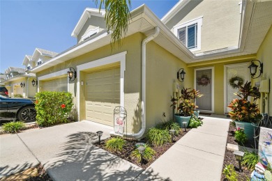 Lake Townhome/Townhouse For Sale in Palm Harbor, Florida