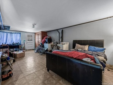 Large Brick 2-family in Pelham Bay. 2BR/1BA over 2BR/1BA over - photo 12