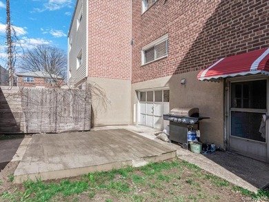 Large Brick 2-family in Pelham Bay. 2BR/1BA over 2BR/1BA over - photo 14