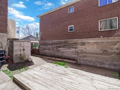 Large Brick 2-family in Pelham Bay. 2BR/1BA over 2BR/1BA over - photo 15