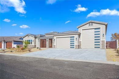 Luxury Golf Course Home with Casita & 60-Foot RV Garage in Los - photo 4