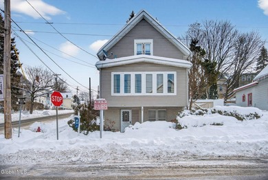 Hudson River Home For Sale in Rensselaer New York