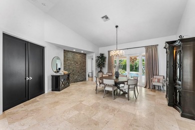 Opportunities like this are rare in East Boca. This stunning - photo 8