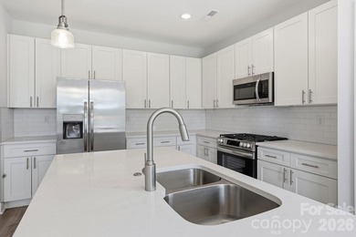 Welcome to easy living in this established 55+ community, now - photo 31