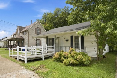 Large fenced in backyard, perfect for entertaining. Discover the - photo 2
