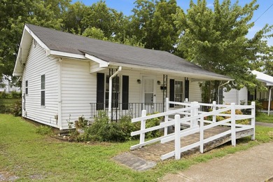Large fenced in backyard, perfect for entertaining. Discover the - photo 3