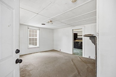 Large fenced in backyard, perfect for entertaining. Discover the - photo 5