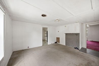 Large fenced in backyard, perfect for entertaining. Discover the - photo 6