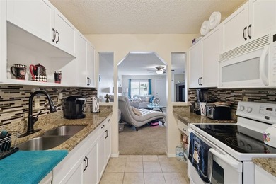 Under contract-accepting backup offers. Welcome to this - photo 7