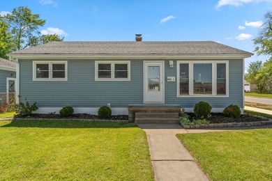 From the moment you pull up, this beautifully updated 3-bedroom - photo 1