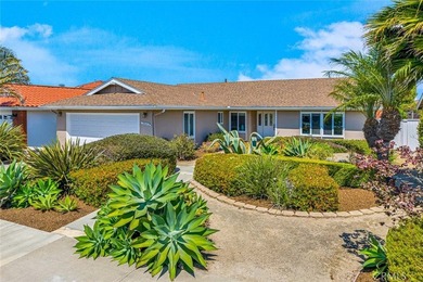 Welcome to this charming 4 bedroom, 1.75 bath single level home - photo 2
