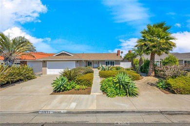 Welcome to this charming 4 bedroom, 1.75 bath single level home - photo 4