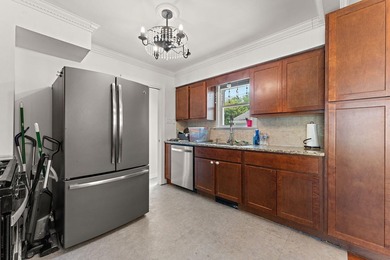 From the moment you pull up, this beautifully updated 3-bedroom - photo 5