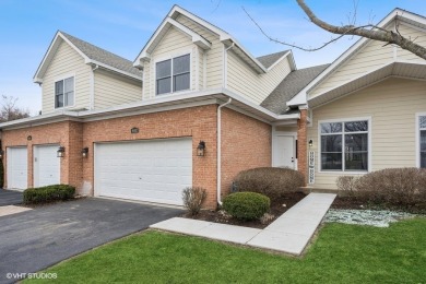 Lake Townhome/Townhouse For Sale in Lakewood, Illinois