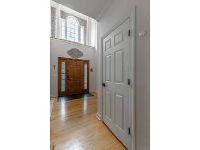 Beautiful 3/4 brick Hixson home located on a quiet cul-de-sac - photo 5