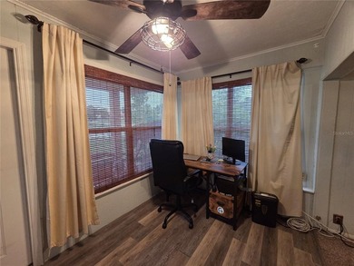 Under contract-accepting backup offers. Charming 3 bedroom, 1 - photo 7