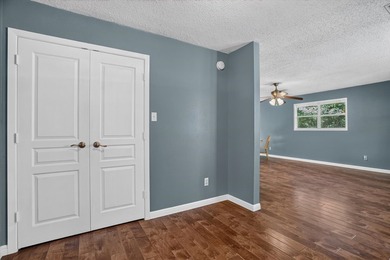 Charming 2-bedroom, 1-bath home offering approximately 1,000 - photo 12