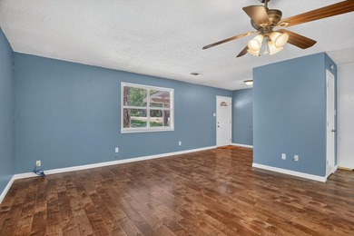 Charming 2-bedroom, 1-bath home offering approximately 1,000 - photo 14