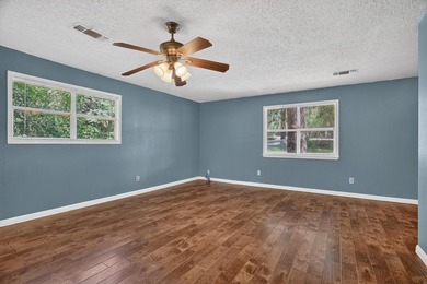 Charming 2-bedroom, 1-bath home offering approximately 1,000 - photo 15