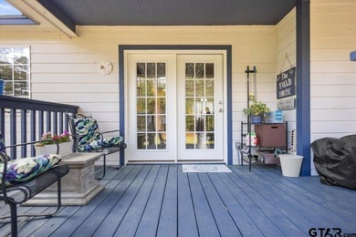 This charming country cottage, tucked away on a wooded corner - photo 20
