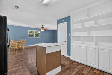 Charming 2-bedroom, 1-bath home offering approximately 1,000 - photo 21