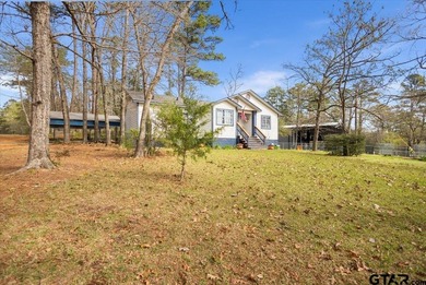 This charming country cottage, tucked away on a wooded corner - photo 25