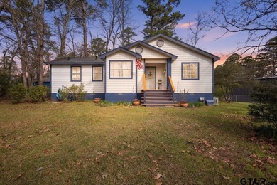 This charming country cottage, tucked away on a wooded corner - photo 30