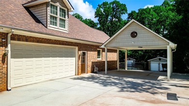 This home is located on an interior lot in the established lake - photo 32