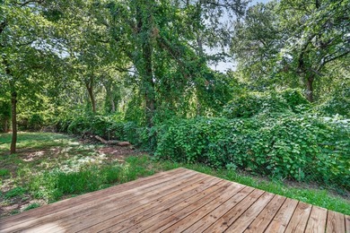 Charming 2-bedroom, 1-bath home offering approximately 1,000 - photo 34
