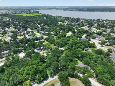 Charming 2-bedroom, 1-bath home offering approximately 1,000 - photo 40