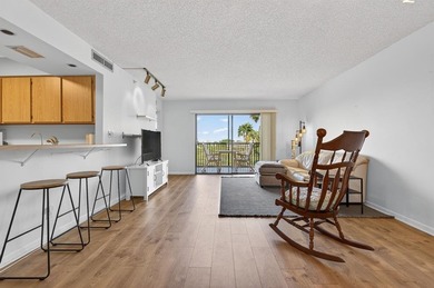 (private lake, pond, creek) Condo For Sale in Pompano Beach Florida