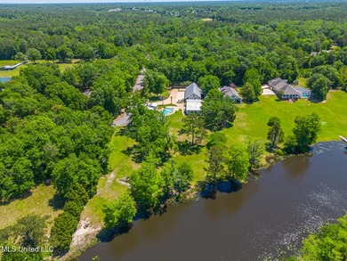 The Oldest Home in Woolmarket | Historic Riverfront Estate | 2+ - photo 4