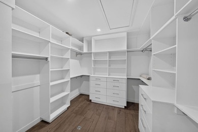 Modern design and exceptional craftsmanship define this stunning - photo 18