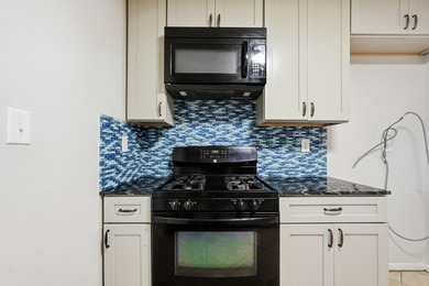 Spacious 3-Bedroom, 2-Bath All-Brick Home in Desirable Palm - photo 21