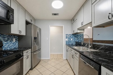 Spacious 3-Bedroom, 2-Bath All-Brick Home in Desirable Palm - photo 23