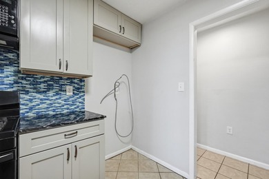 Spacious 3-Bedroom, 2-Bath All-Brick Home in Desirable Palm - photo 24