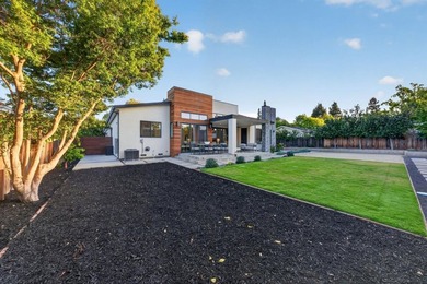 Modern design and exceptional craftsmanship define this stunning - photo 27