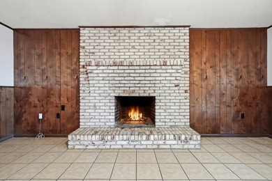 Spacious 3-Bedroom, 2-Bath All-Brick Home in Desirable Palm - photo 31