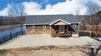 This 3-bedroom, 2.5-bath lakefront home offers over 2,000 square - photo 44