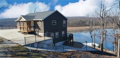 This 3-bedroom, 2.5-bath lakefront home offers over 2,000 square - photo 47
