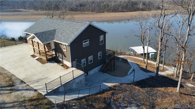 This 3-bedroom, 2.5-bath lakefront home offers over 2,000 square - photo 48