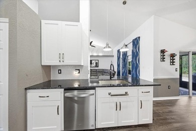 Welcome home to this beautifully updated 3-bedroom, 2-bath home - photo 10