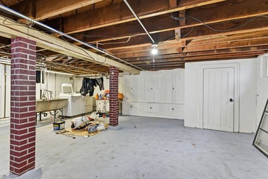 This 3-bedroom, 2-bath home with a detached 2-car garage is full - photo 18