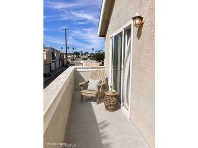 Investor opportunity in Downtown Huntington Beach! Featuring a - photo 33