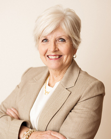 Kimberly Byrom <br> Broker / Owner with Lake Cumberland Properties in KY advertising on LakeHouse.com
