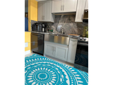 Lake Townhome/Townhouse For Sale in Miami, Florida