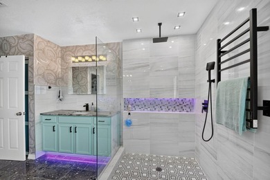 Immaculate modern 4BR home with LOFT, downstairs DEN/ OFFICE - photo 38